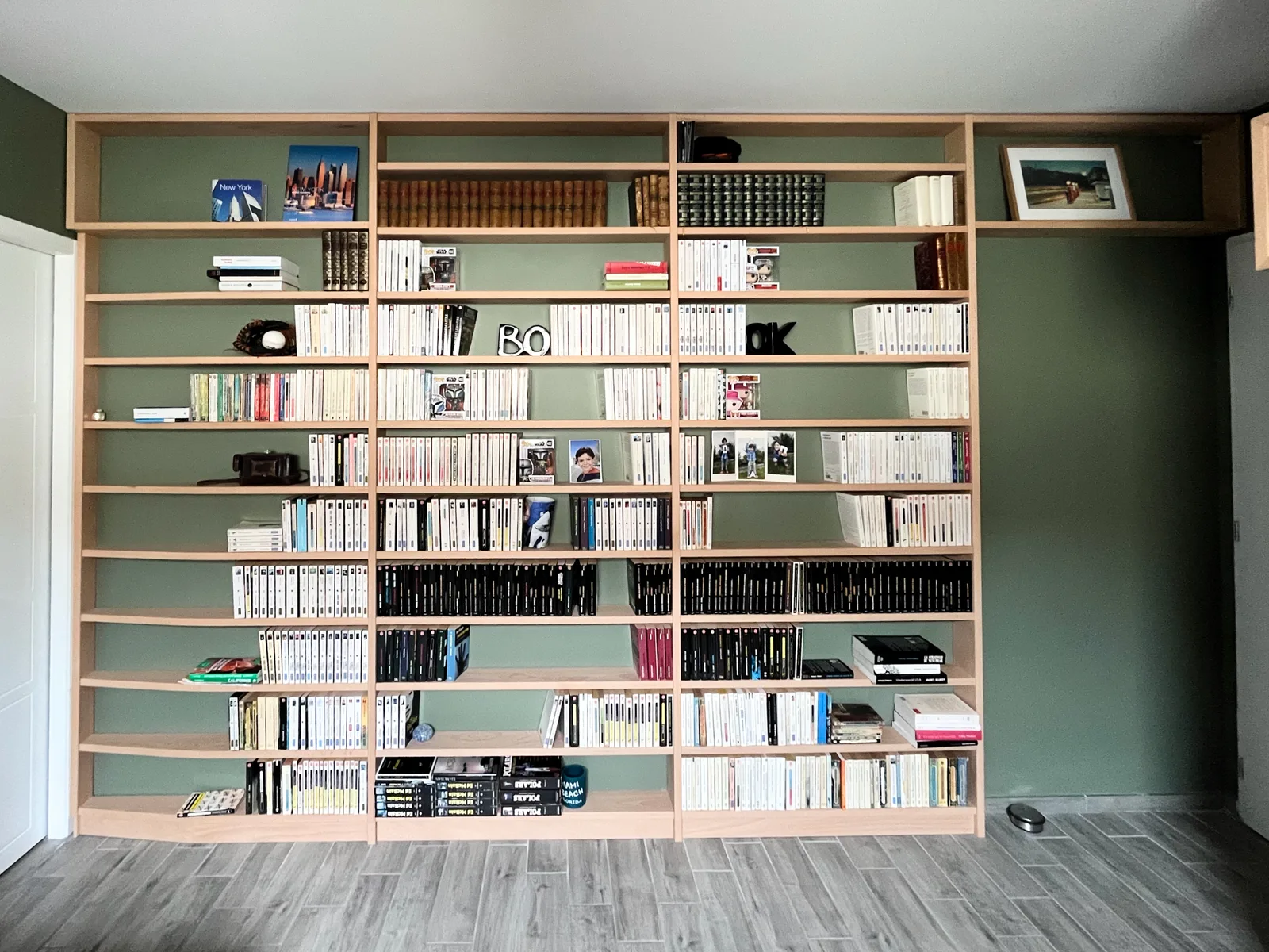 Bibliothèque sur mesure en hêtre